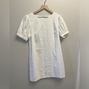 Red Dress. Aura white dress with lace details. Size Large